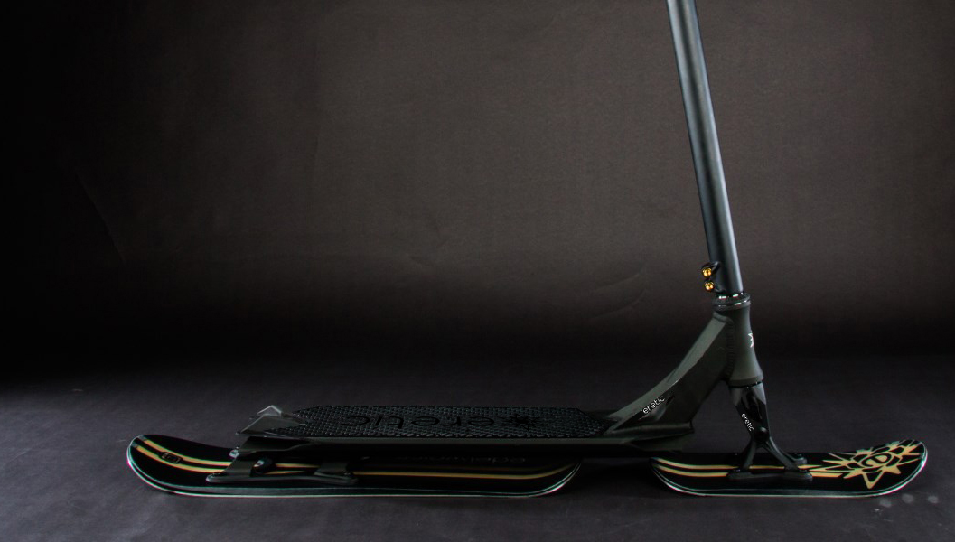 フランス発の雪上フリースタイルスクーター Snow Stunt Scoot (スノー